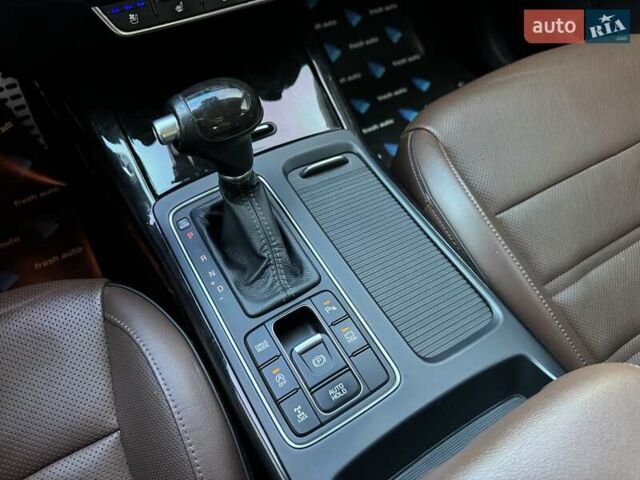 Киа Соренто 2017 в Ровно на Automoto.ua Белый Киа Соренто, объемом двигателя 2.2 л и пробегом 84 тыс. км за 26200 $, фото 26 на Automoto.ua