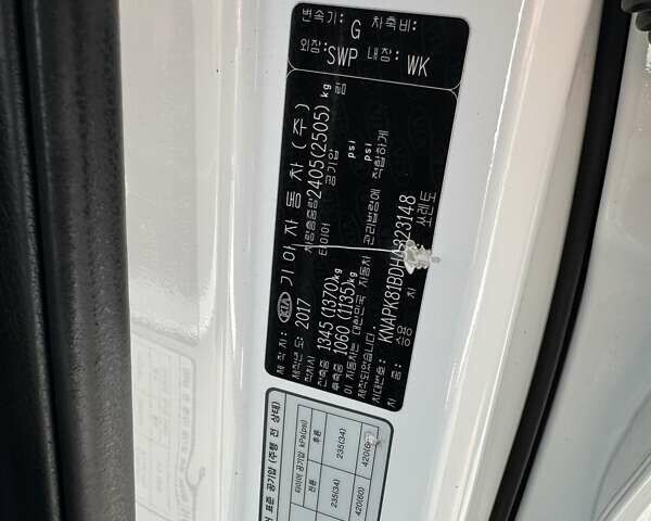 Киа Соренто 2017 в Ровно на Automoto.ua Белый Киа Соренто, объемом двигателя 2.2 л и пробегом 84 тыс. км за 26200 $, фото 38 на Automoto.ua