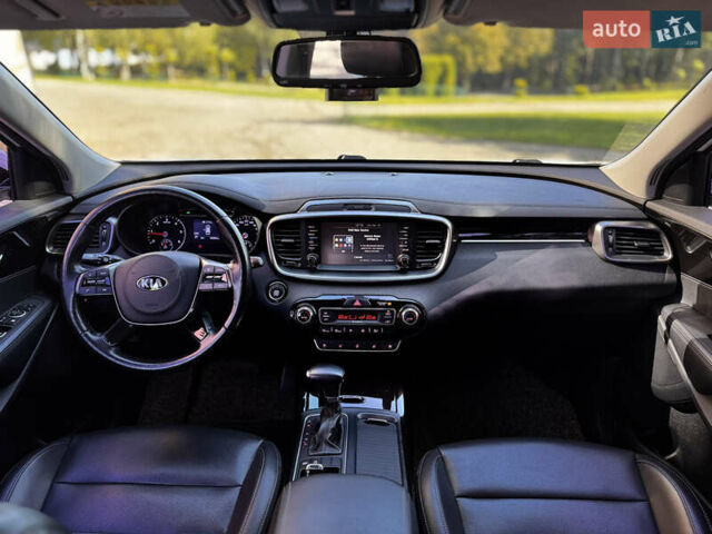 Киа Соренто 2017 в Хмельницком на Automoto.ua Белый Киа Соренто, объемом двигателя 2 л и пробегом 133 тыс. км за 24500 $, фото 15 на Automoto.ua