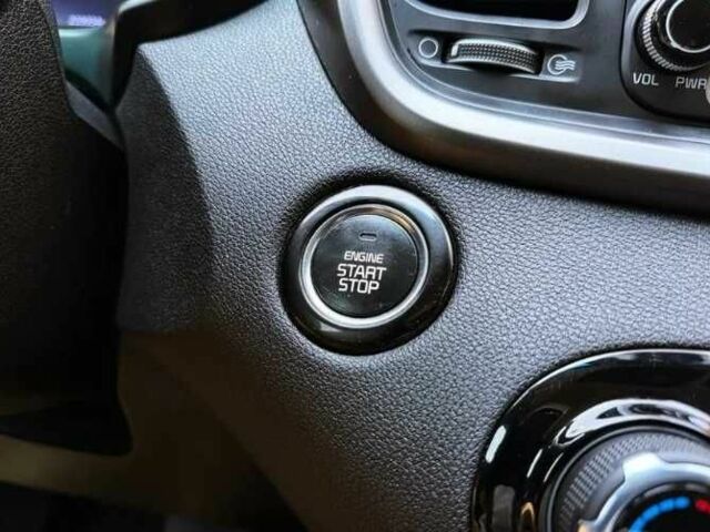 Белый Киа Соренто, объемом двигателя 0 л и пробегом 127 тыс. км за 13000 $, фото 9 на Automoto.ua