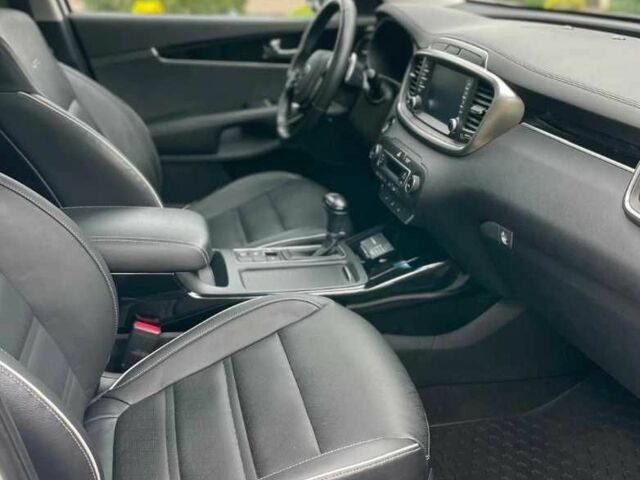 Белый Киа Соренто, объемом двигателя 2.4 л и пробегом 45 тыс. км за 11500 $, фото 6 на Automoto.ua