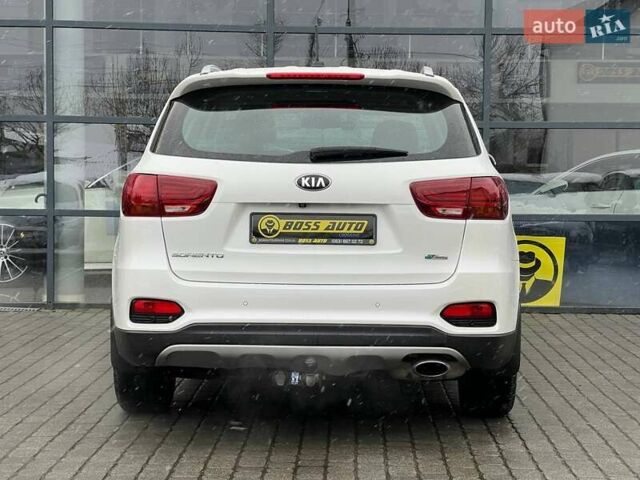 Білий Кіа Соренто, об'ємом двигуна 2.2 л та пробігом 51 тис. км за 31000 $, фото 5 на Automoto.ua