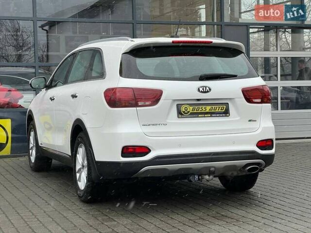 Білий Кіа Соренто, об'ємом двигуна 2.2 л та пробігом 51 тис. км за 31000 $, фото 4 на Automoto.ua