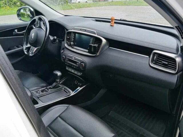 Киа Соренто 2018 в Киеве на Automoto.ua Белый Киа Соренто, объемом двигателя 2.2 л и пробегом 185 тыс. км за 20999 $, фото 8 на Automoto.ua