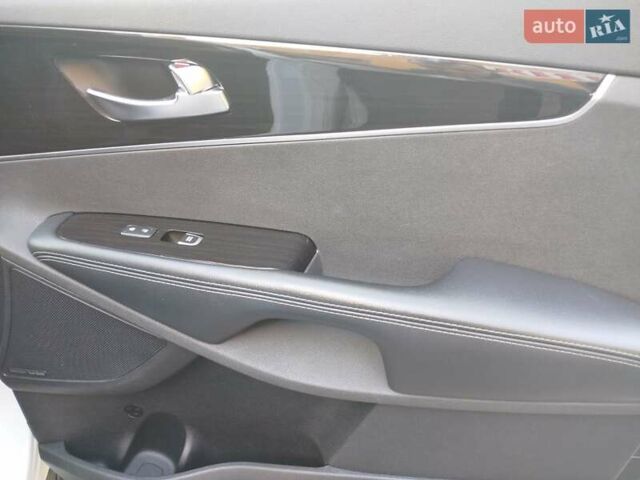 Белый Киа Соренто, объемом двигателя 3.3 л и пробегом 95 тыс. км за 16999 $, фото 25 на Automoto.ua