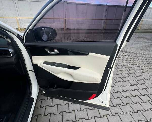 Белый Киа Соренто, объемом двигателя 2.2 л и пробегом 156 тыс. км за 27999 $, фото 17 на Automoto.ua
