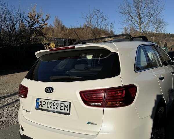 Білий Кіа Соренто, об'ємом двигуна 2.2 л та пробігом 51 тис. км за 33000 $, фото 4 на Automoto.ua