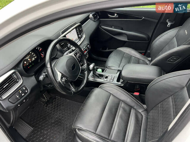 Білий Кіа Соренто, об'ємом двигуна 2.2 л та пробігом 171 тис. км за 28500 $, фото 36 на Automoto.ua