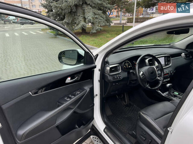 Білий Кіа Соренто, об'ємом двигуна 2.2 л та пробігом 171 тис. км за 28500 $, фото 35 на Automoto.ua