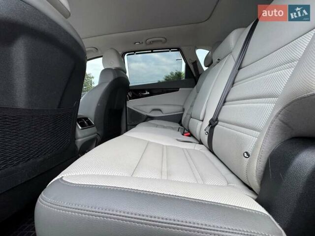 Білий Кіа Соренто, об'ємом двигуна 3.3 л та пробігом 70 тис. км за 23500 $, фото 59 на Automoto.ua