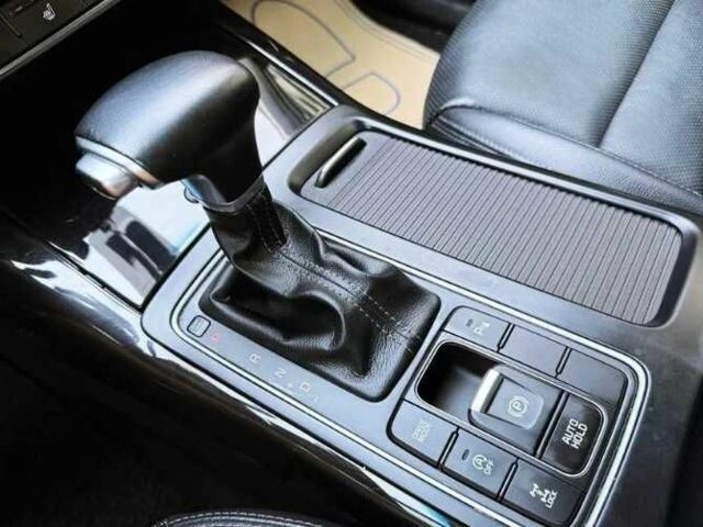 Белый Киа Соренто, объемом двигателя 0 л и пробегом 127 тыс. км за 13000 $, фото 6 на Automoto.ua