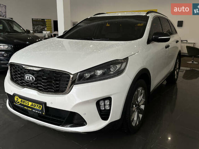 Белый Киа Соренто, объемом двигателя 2.2 л и пробегом 154 тыс. км за 28000 $, фото 2 на Automoto.ua