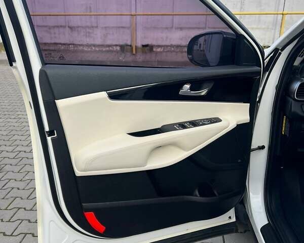 Белый Киа Соренто, объемом двигателя 2.2 л и пробегом 156 тыс. км за 27999 $, фото 14 на Automoto.ua