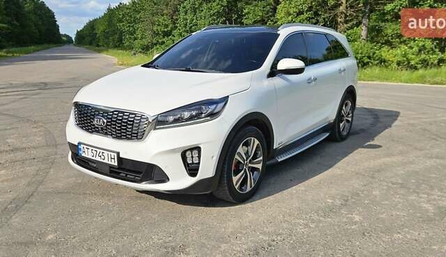 Белый Киа Соренто, объемом двигателя 2.2 л и пробегом 230 тыс. км за 25500 $, фото 2 на Automoto.ua