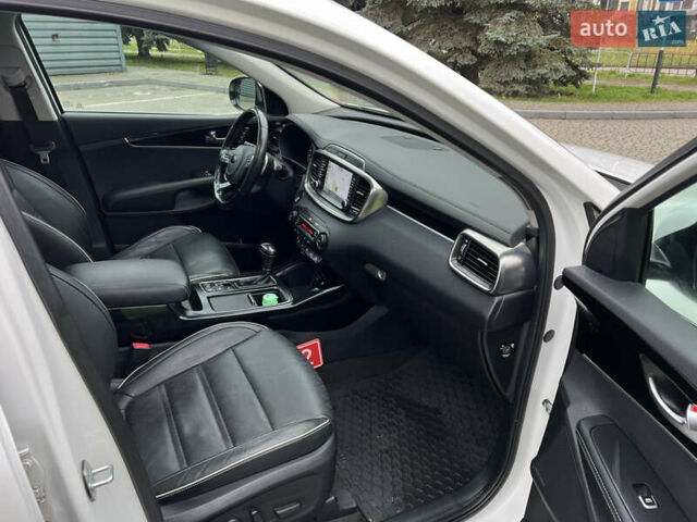 Білий Кіа Соренто, об'ємом двигуна 2.2 л та пробігом 171 тис. км за 28500 $, фото 45 на Automoto.ua