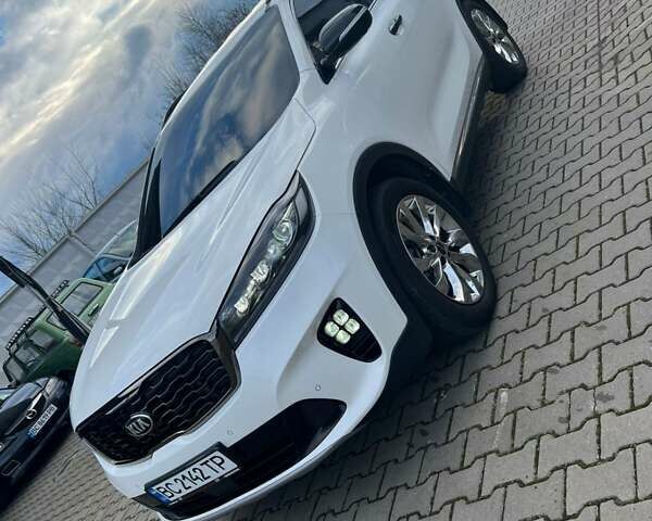 Белый Киа Соренто, объемом двигателя 2.2 л и пробегом 156 тыс. км за 27999 $, фото 3 на Automoto.ua