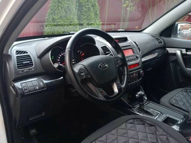 Белый Киа Соренто, объемом двигателя 0 л и пробегом 107 тыс. км за 11800 $, фото 12 на Automoto.ua