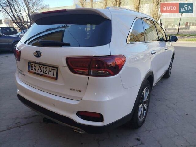 Белый Киа Соренто, объемом двигателя 3.3 л и пробегом 95 тыс. км за 16999 $, фото 2 на Automoto.ua