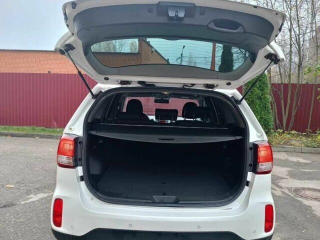 Белый Киа Соренто, объемом двигателя 0 л и пробегом 107 тыс. км за 11800 $, фото 11 на Automoto.ua