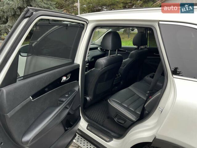 Білий Кіа Соренто, об'ємом двигуна 2.2 л та пробігом 171 тис. км за 28500 $, фото 37 на Automoto.ua