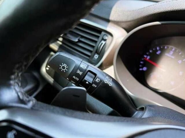 Белый Киа Соренто, объемом двигателя 0 л и пробегом 127 тыс. км за 13000 $, фото 5 на Automoto.ua