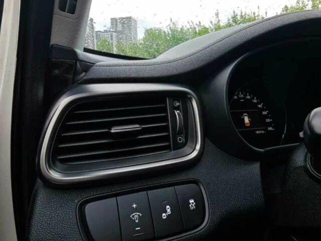 Киа Соренто 2018 в Киеве на Automoto.ua Белый Киа Соренто, объемом двигателя 2.2 л и пробегом 185 тыс. км за 20999 $, фото 13 на Automoto.ua