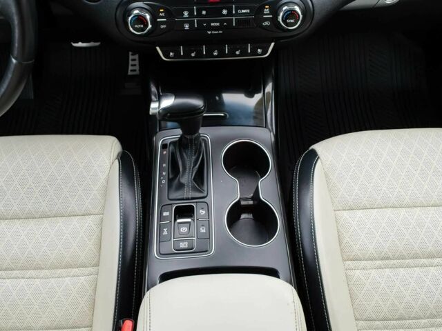 Белый Киа Соренто, объемом двигателя 3.3 л и пробегом 36 тыс. км за 14000 $, фото 7 на Automoto.ua