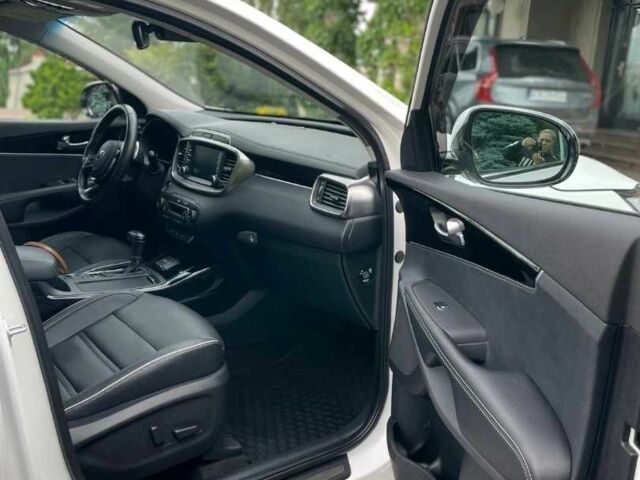 Белый Киа Соренто, объемом двигателя 2.4 л и пробегом 45 тыс. км за 11500 $, фото 4 на Automoto.ua