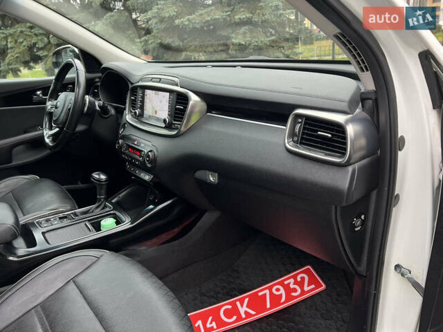 Білий Кіа Соренто, об'ємом двигуна 2.2 л та пробігом 171 тис. км за 28500 $, фото 46 на Automoto.ua