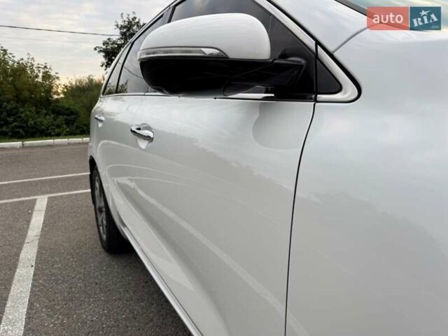 Білий Кіа Соренто, об'ємом двигуна 3.3 л та пробігом 70 тис. км за 23500 $, фото 13 на Automoto.ua