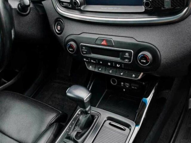 Киа Соренто 2018 в Киеве на Automoto.ua Белый Киа Соренто, объемом двигателя 2.2 л и пробегом 185 тыс. км за 20999 $, фото 4 на Automoto.ua