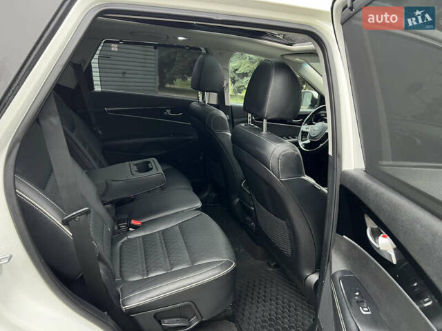 Білий Кіа Соренто, об'ємом двигуна 2.2 л та пробігом 171 тис. км за 28500 $, фото 43 на Automoto.ua