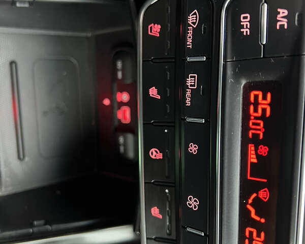 Білий Кіа Соренто, об'ємом двигуна 2.2 л та пробігом 171 тис. км за 28500 $, фото 50 на Automoto.ua