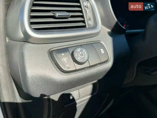 Белый Киа Соренто, объемом двигателя 3.3 л и пробегом 148 тыс. км за 15500 $, фото 17 на Automoto.ua