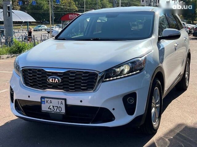 Белый Киа Соренто, объемом двигателя 3.3 л и пробегом 148 тыс. км за 17800 $, фото 1 на Automoto.ua