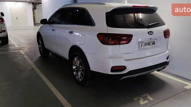 Белый Киа Соренто, объемом двигателя 2.2 л и пробегом 74 тыс. км за 26000 $, фото 3 на Automoto.ua