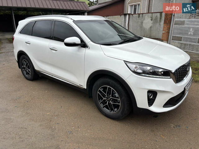 Белый Киа Соренто, объемом двигателя 2.2 л и пробегом 41 тыс. км за 33300 $, фото 3 на Automoto.ua