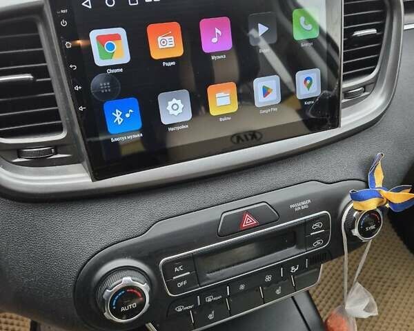 Белый Киа Соренто, объемом двигателя 2.4 л и пробегом 85 тыс. км за 18200 $, фото 9 на Automoto.ua