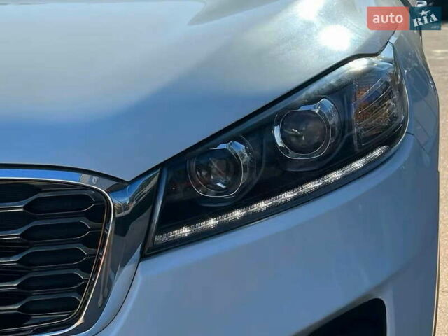 Белый Киа Соренто, объемом двигателя 3.3 л и пробегом 148 тыс. км за 15500 $, фото 3 на Automoto.ua