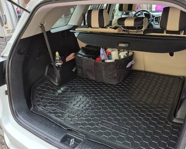 Белый Киа Соренто, объемом двигателя 2.4 л и пробегом 85 тыс. км за 18200 $, фото 7 на Automoto.ua