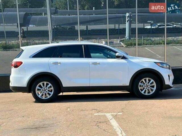 Белый Киа Соренто, объемом двигателя 3.3 л и пробегом 148 тыс. км за 15500 $, фото 6 на Automoto.ua