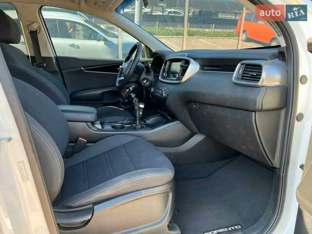 Белый Киа Соренто, объемом двигателя 3.3 л и пробегом 148 тыс. км за 15500 $, фото 26 на Automoto.ua