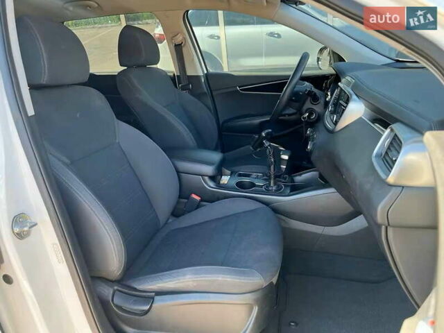 Белый Киа Соренто, объемом двигателя 3.3 л и пробегом 148 тыс. км за 15500 $, фото 27 на Automoto.ua