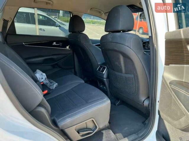 Белый Киа Соренто, объемом двигателя 3.3 л и пробегом 148 тыс. км за 15500 $, фото 20 на Automoto.ua