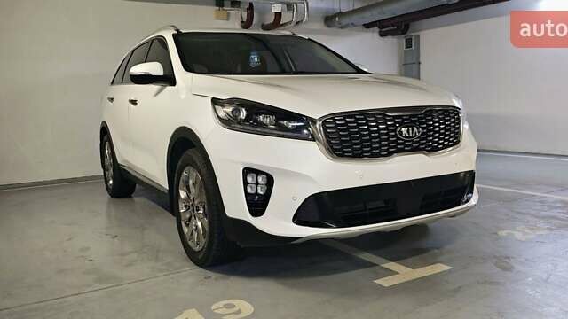 Белый Киа Соренто, объемом двигателя 2.2 л и пробегом 74 тыс. км за 26000 $, фото 5 на Automoto.ua
