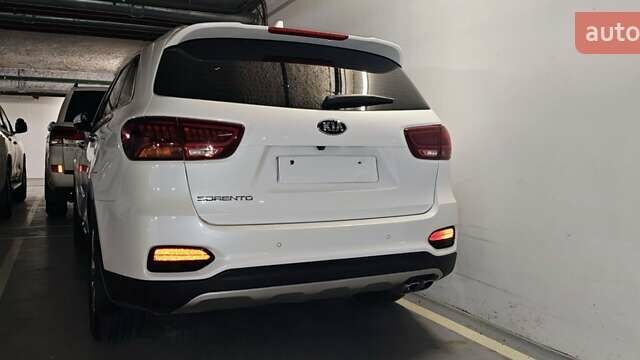 Белый Киа Соренто, объемом двигателя 2.2 л и пробегом 74 тыс. км за 26000 $, фото 2 на Automoto.ua