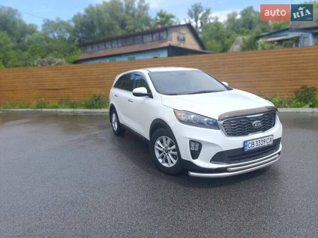 Белый Киа Соренто, объемом двигателя 2.4 л и пробегом 123 тыс. км за 19000 $, фото 3 на Automoto.ua