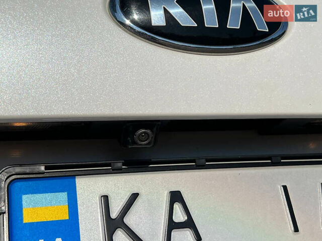 Білий Кіа Соренто, об'ємом двигуна 3.3 л та пробігом 148 тис. км за 18300 $, фото 28 на Automoto.ua