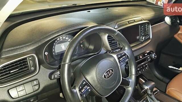 Белый Киа Соренто, объемом двигателя 2.2 л и пробегом 74 тыс. км за 26000 $, фото 7 на Automoto.ua