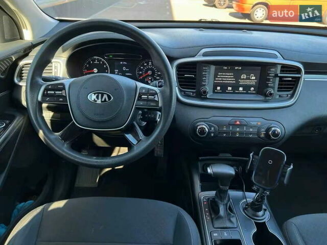 Белый Киа Соренто, объемом двигателя 3.3 л и пробегом 148 тыс. км за 15500 $, фото 24 на Automoto.ua